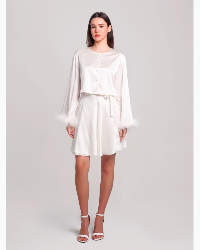 Костюм  с перьями на рукавах Сюзанна 