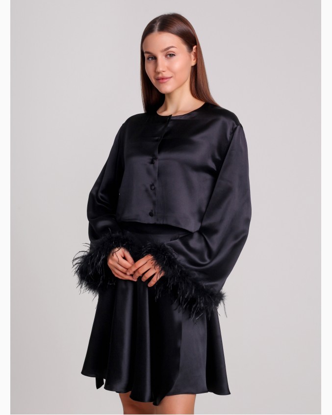Костюм с перьями на рукавах Сюзанна
